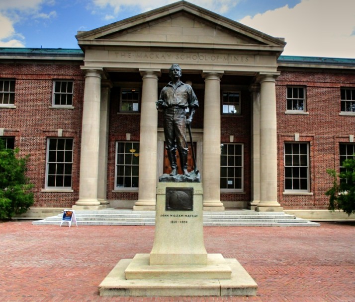 Mackay Statue Small_tonemapped