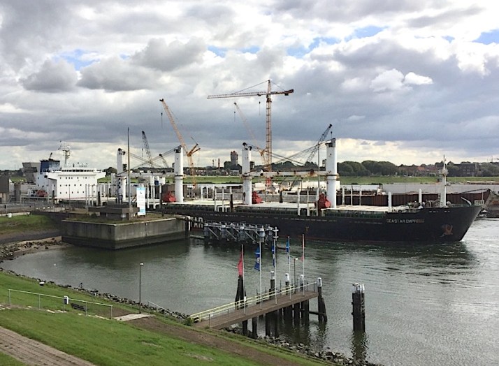 Ijmuiden Lock and ship